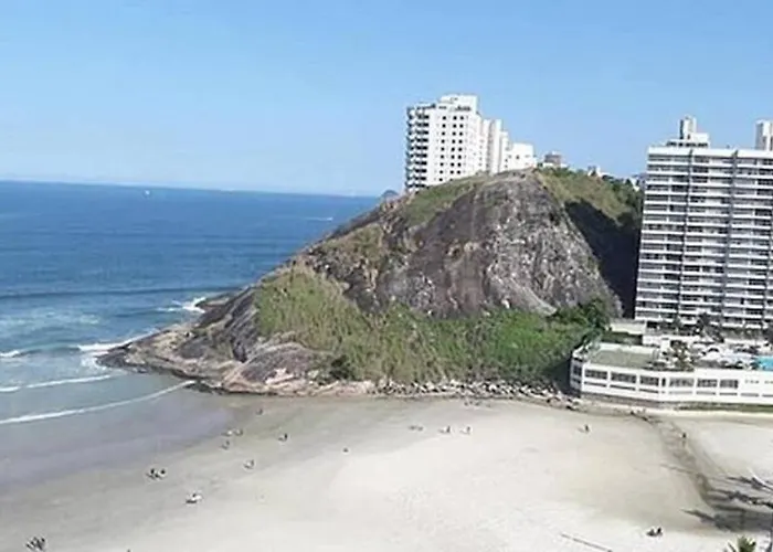 Apto A Poucos Metros Da Praia Da Enseada Com Wi-Fi